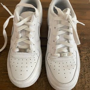 Nike Air Force 1 (White)